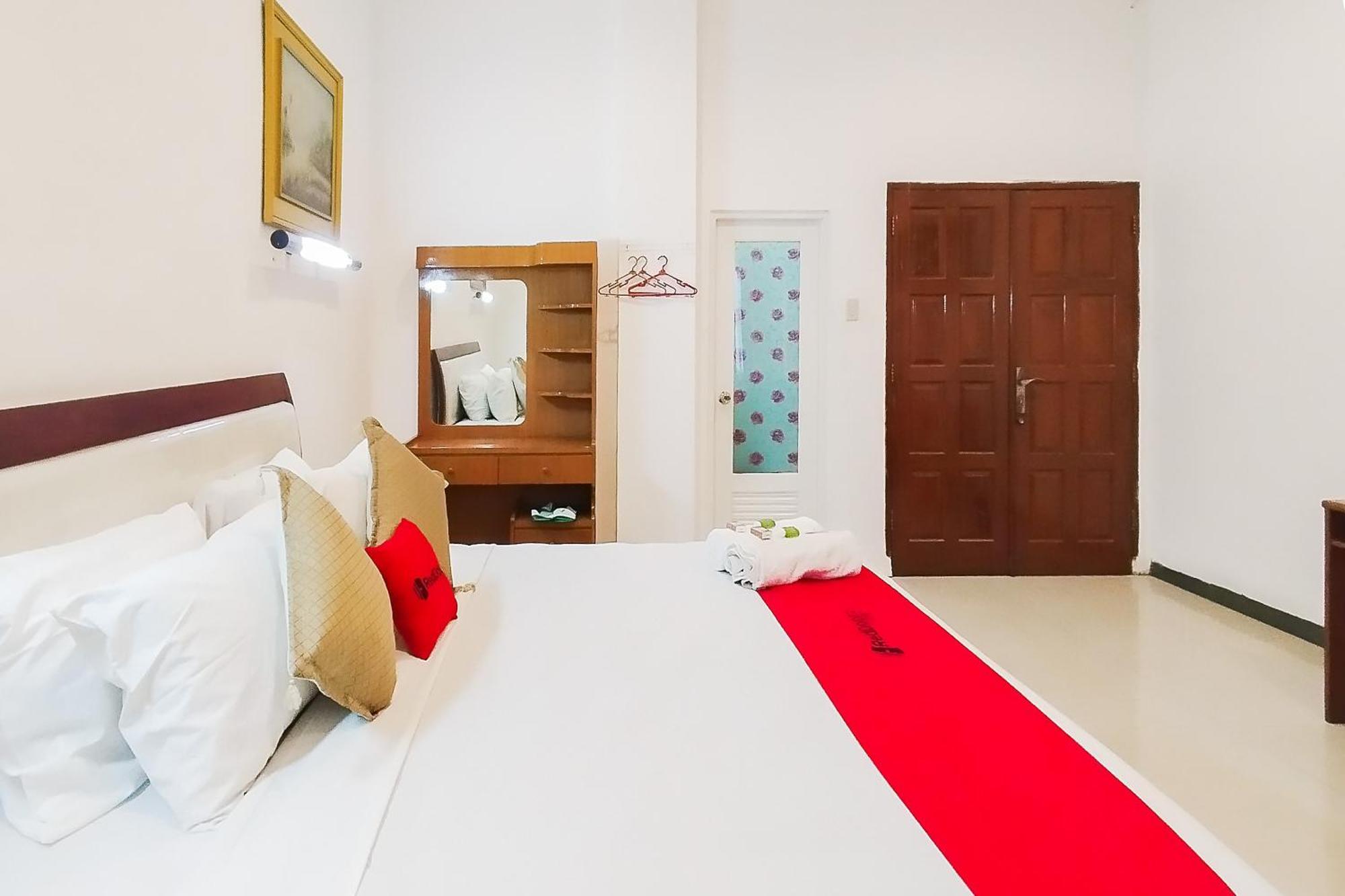 Hotel Reddoorz Near Focal Point Medan Sunggal Esterno foto