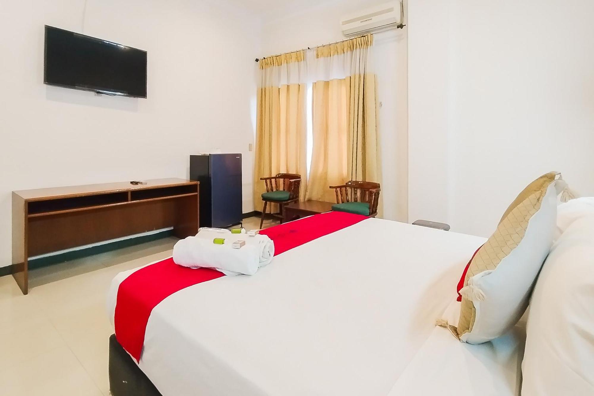 Hotel Reddoorz Near Focal Point Medan Sunggal Esterno foto