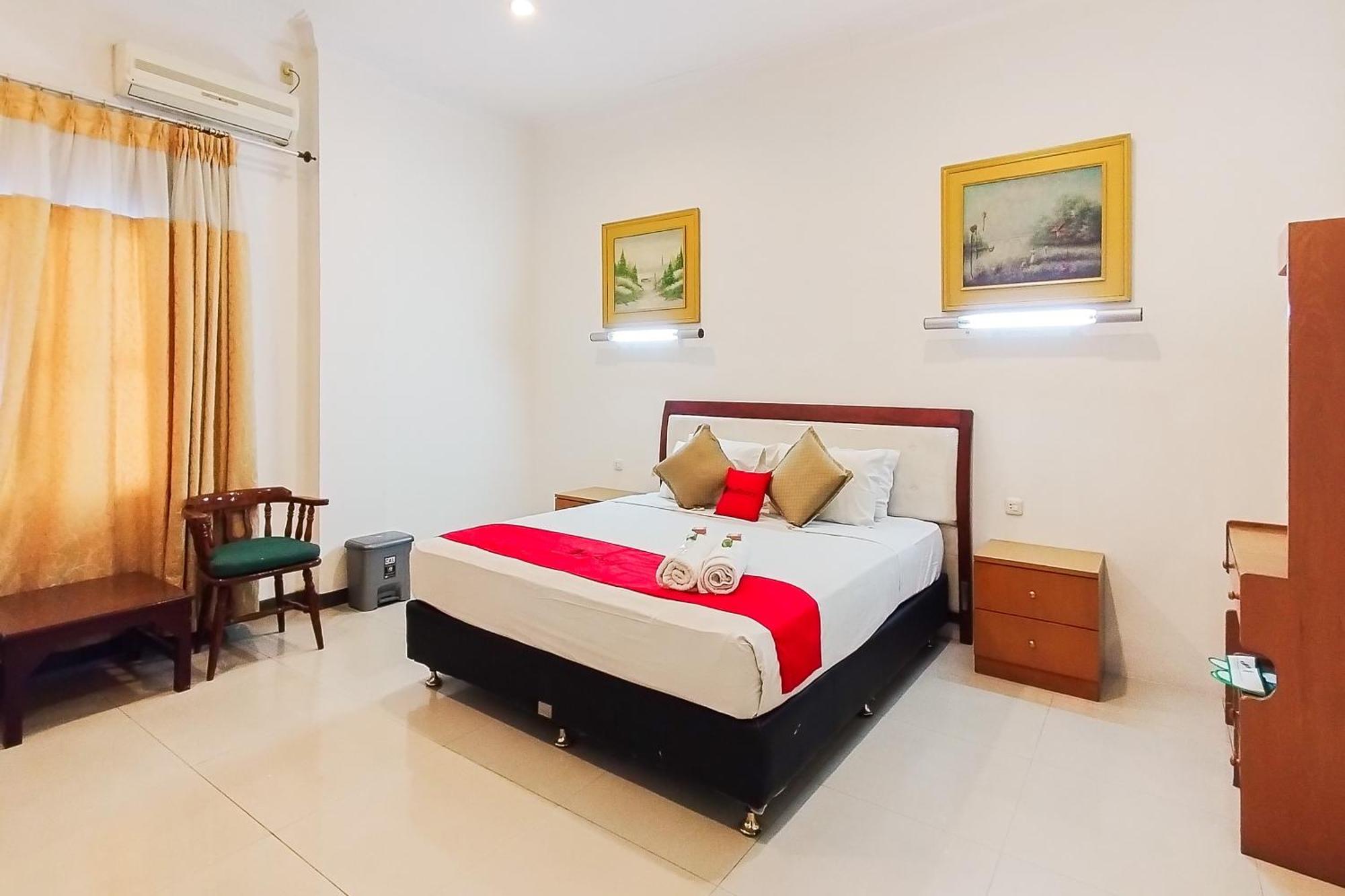Hotel Reddoorz Near Focal Point Medan Sunggal Esterno foto