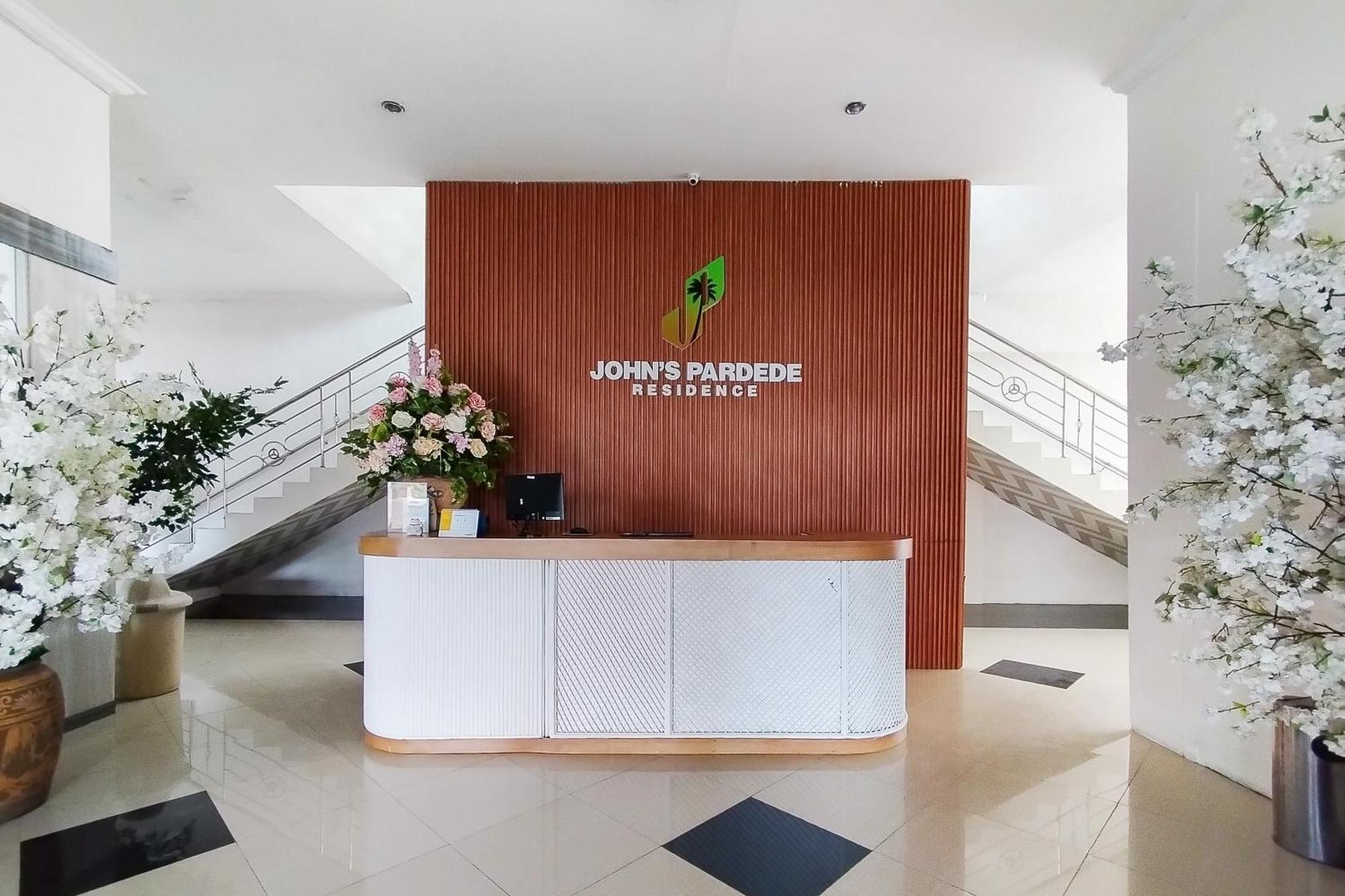 Hotel Reddoorz Near Focal Point Medan Sunggal Esterno foto